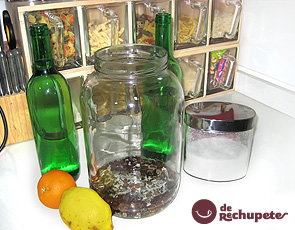 Materiales e ingredientes par ahacer licor café