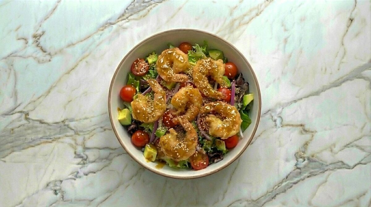Ensalada templada de langostinos en tempura