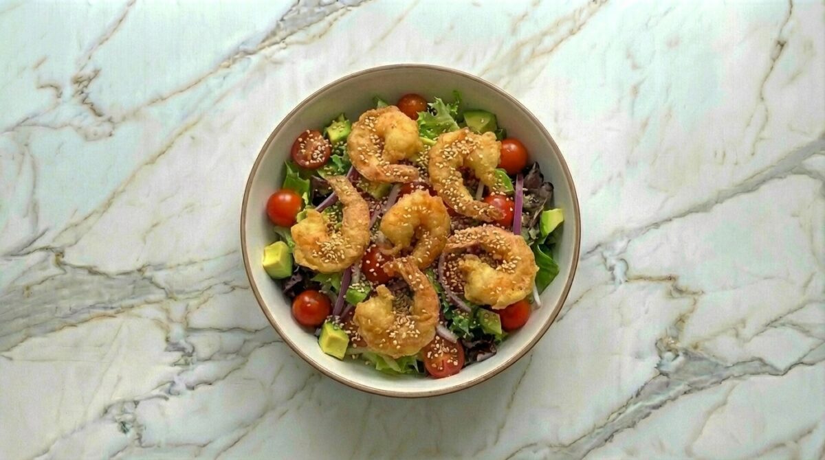 Ensalada templada de langostinos en tempura