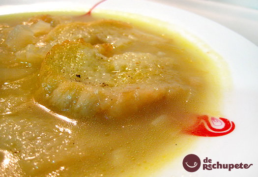 Sopa de cebolla. receta tradicional francesa