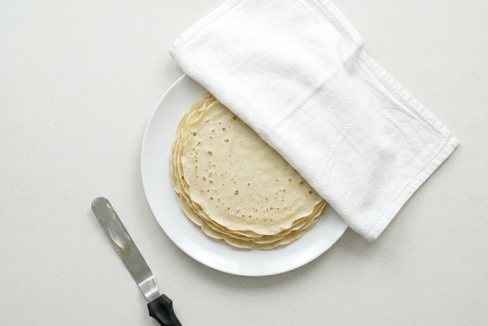 Crepes rellenos de pollo con mousse de foie