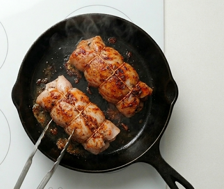 Pollo relleno de foie con setas