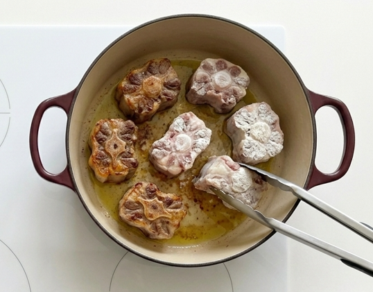 Judías de la granja con albóndigas de rabo de toro