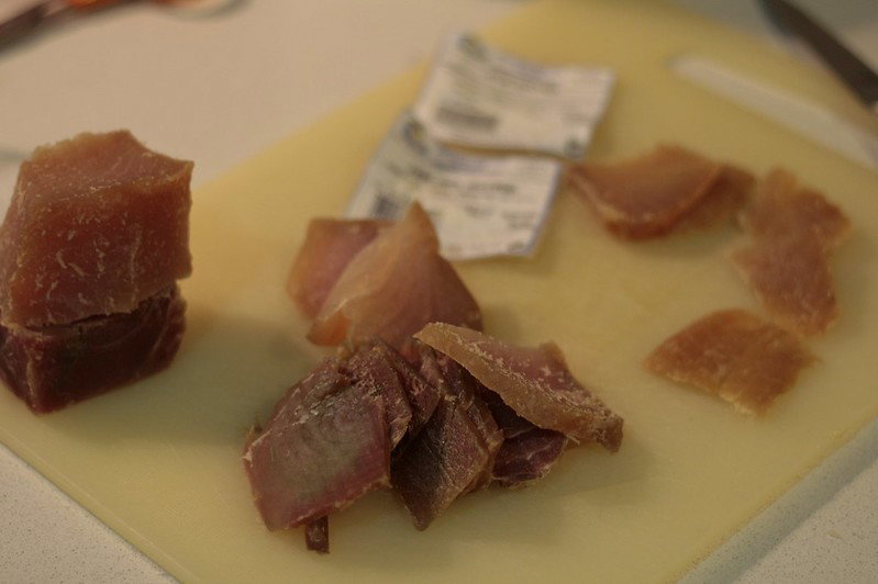 Sopa marinera con ahumados y gambas