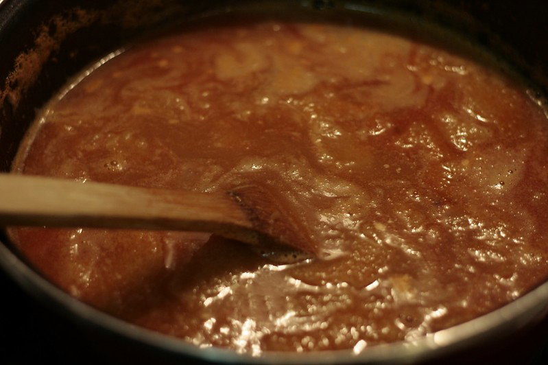 Sopa marinera con ahumados y gambas