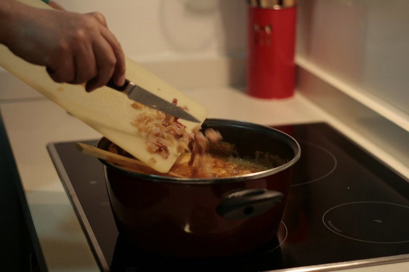 Sopa marinera con ahumados y gambas