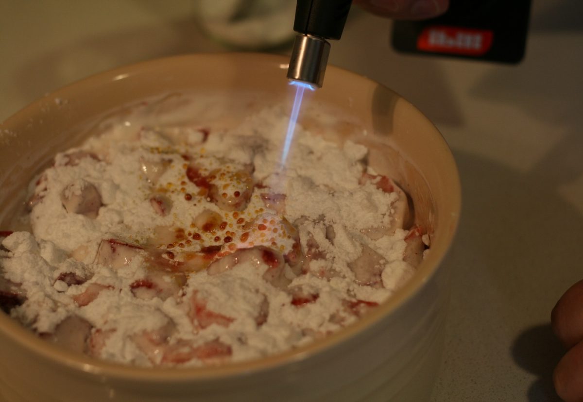 Fresas con yogurt griego al caramelo