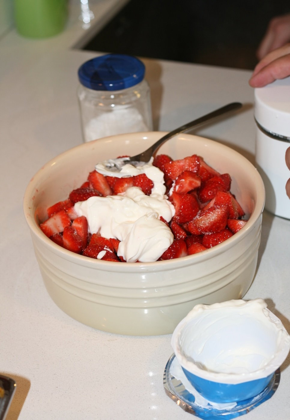 Fresas con yogurt griego al caramelo