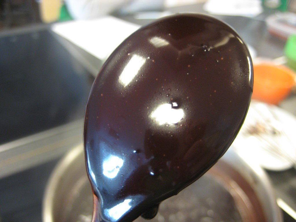 Mousse de chocolate con glaseado brillante