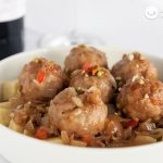 Albóndigas en salsa de frutos secos