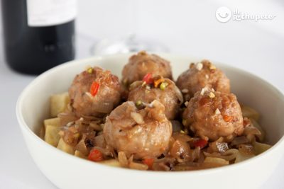 albóndigas en salsa de almendras
