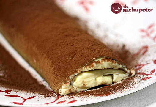 Dos postres en uno: brazo de gitano y tiramisú