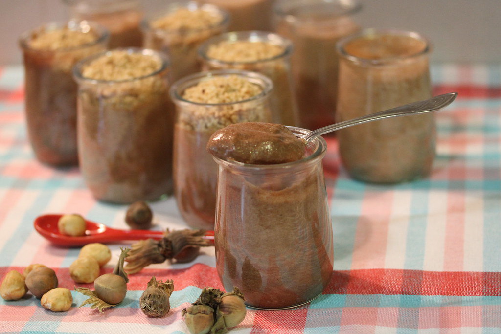 Mousse de chocolate con avellanas