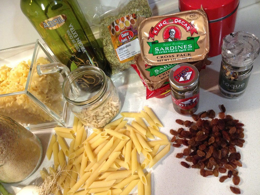 Pasta con sardinas. Receta siciliana