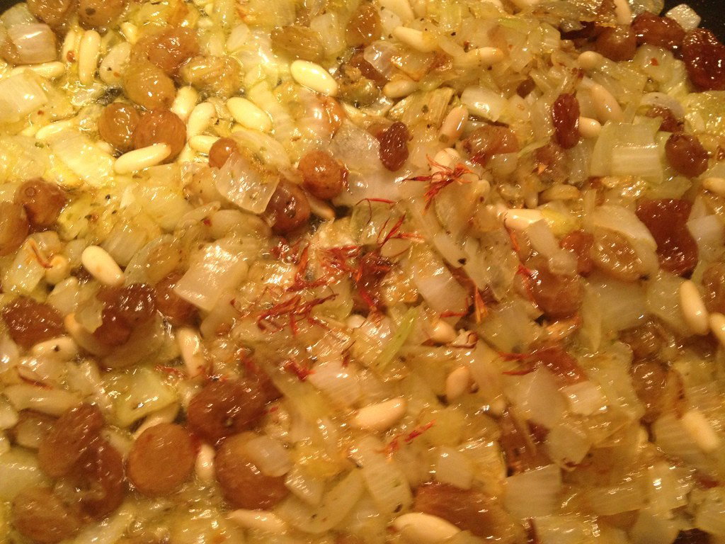 Pasta con sardinas. Receta siciliana