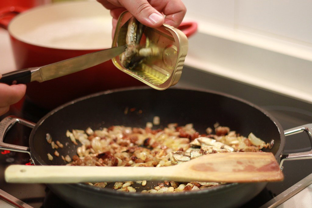 Pasta con sardinas. Receta siciliana
