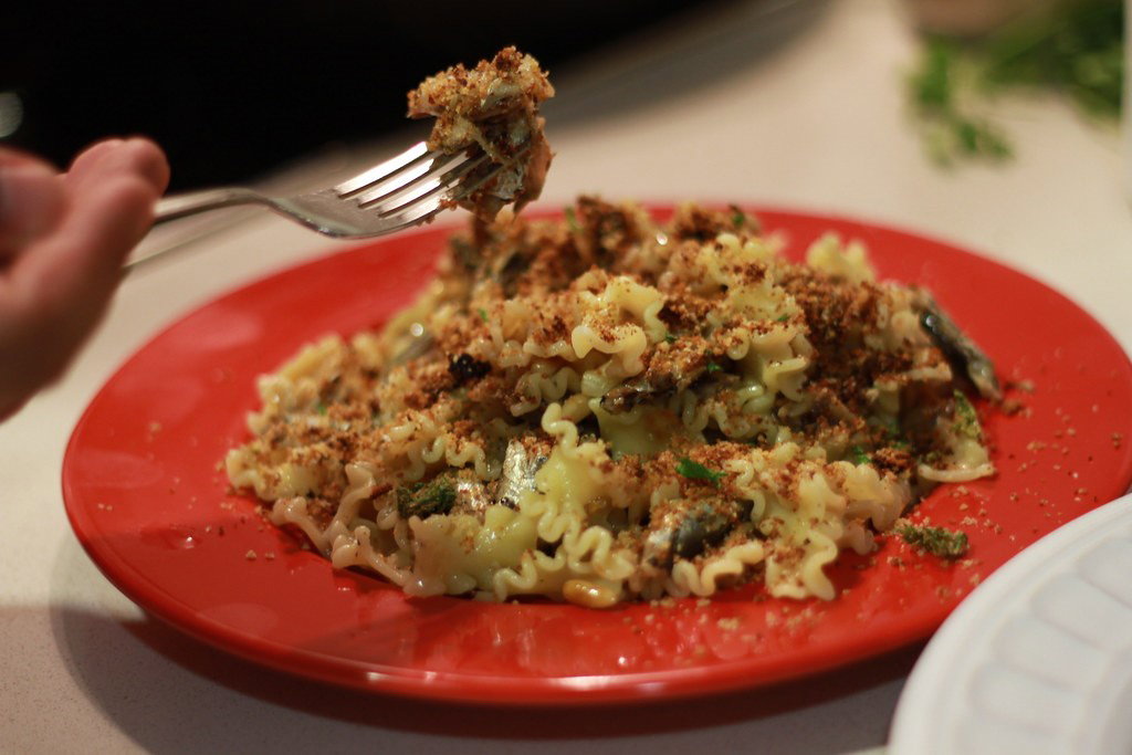 Pasta con sardinas. Receta siciliana