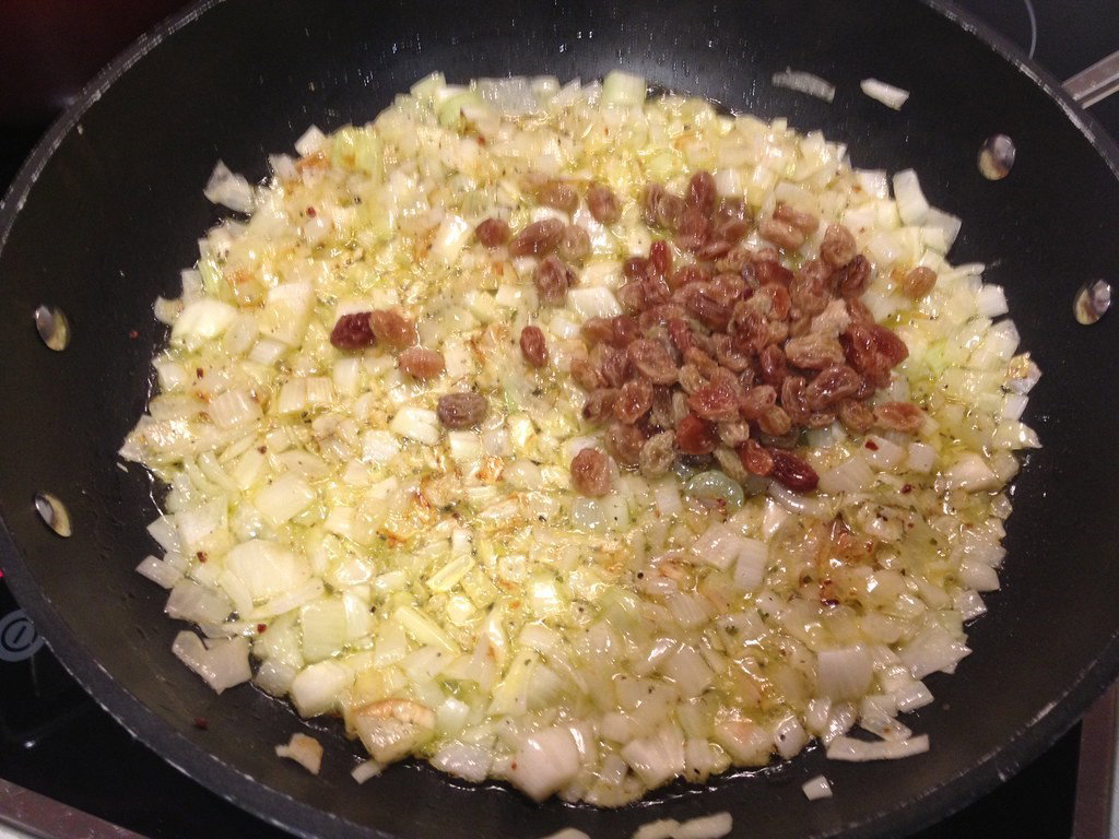 Pasta con sardinas. Receta siciliana