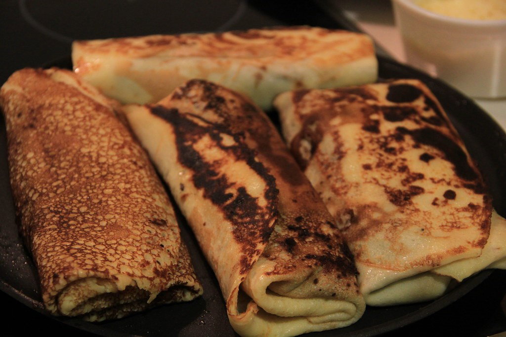 Palatschinken o crêpes rellenos de chocolate y plátano
