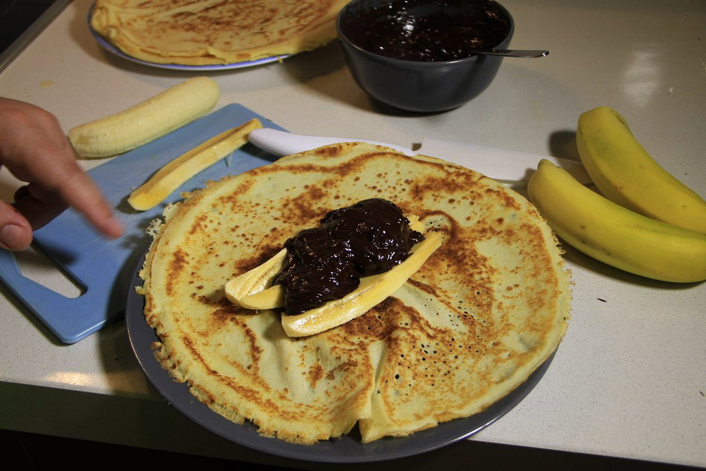 Palatschinken o crêpes rellenos de chocolate y plátano