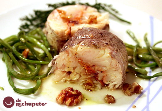Merluza rellena de salmón y nueces