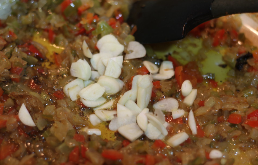 Garbanzos a la marinera con almejas y setas