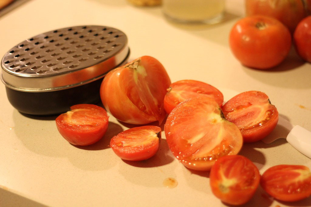 Garbanzos con setas y rape. Receta de Otoño