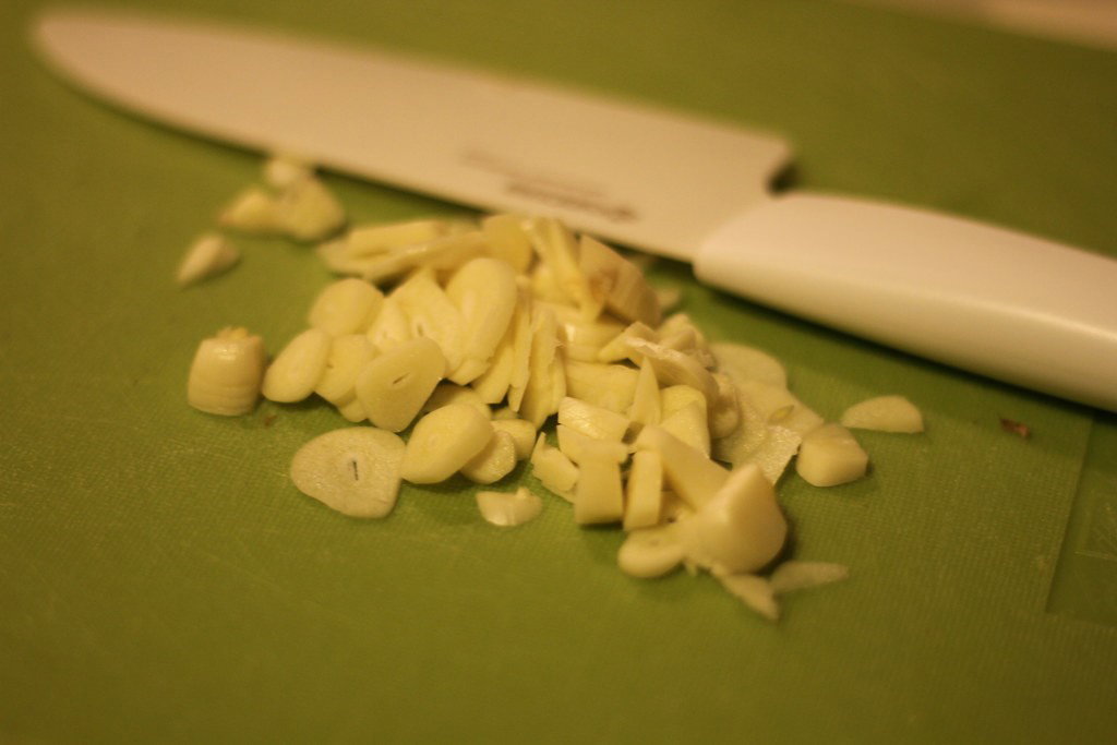 Garbanzos con setas y rape. Receta de Otoño