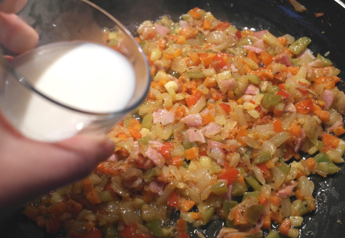 Patatas rellenas de verduras y bacon al horno