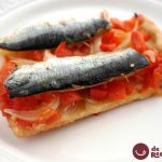 Coca de sardinas. Receta de San Juan