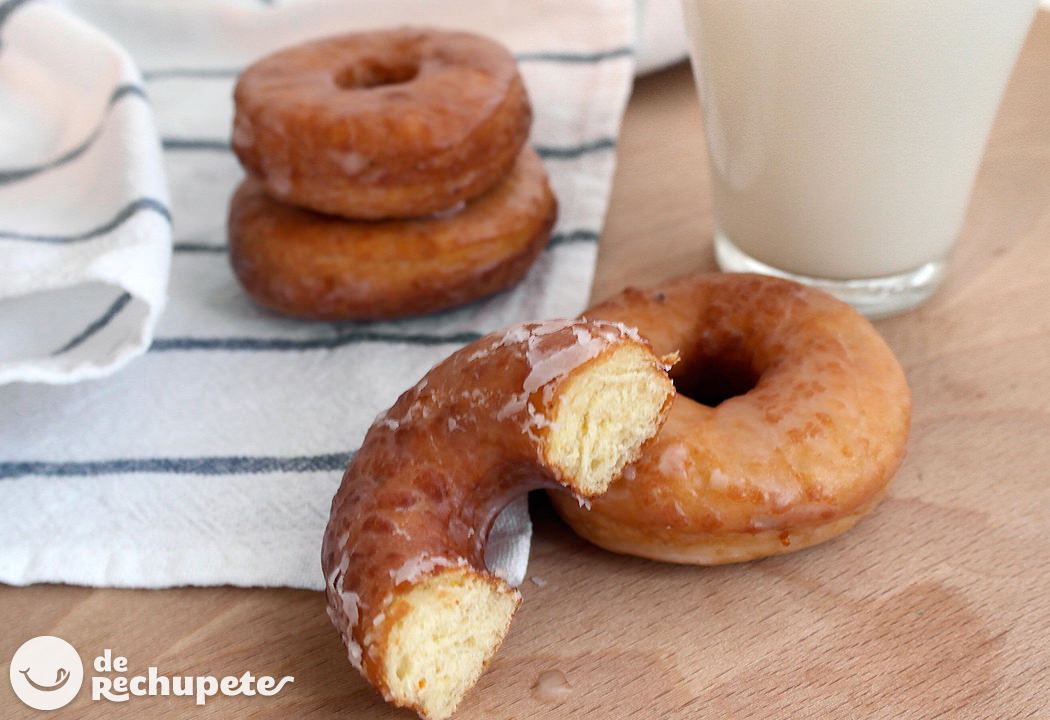 Cómo hacer donuts caseros. receta de unos donuts glaseados y muy esponjosos
