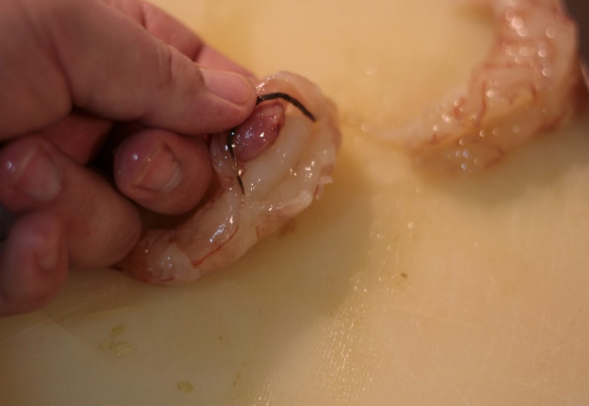 Espaguetis con marlín, atún y gambones. Receta con ahumados