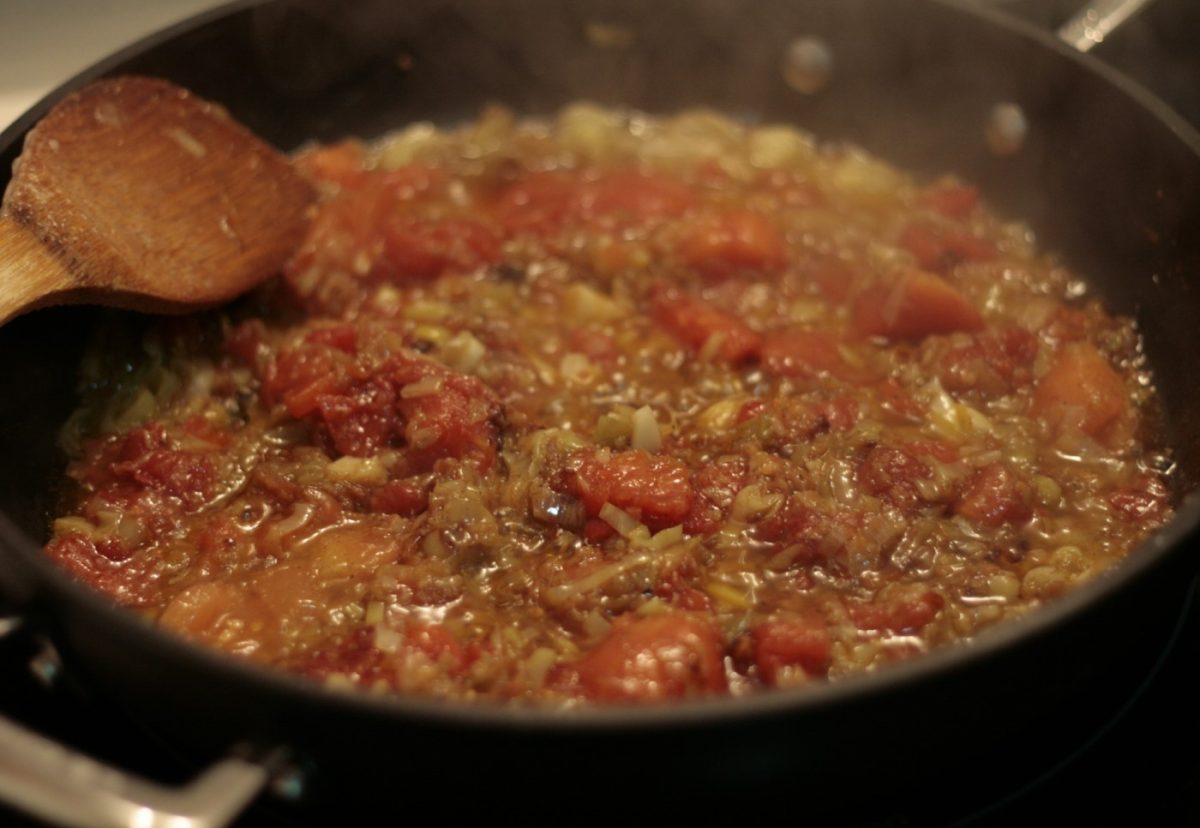 Espaguetis con marlín, atún y gambones. Receta con ahumados
