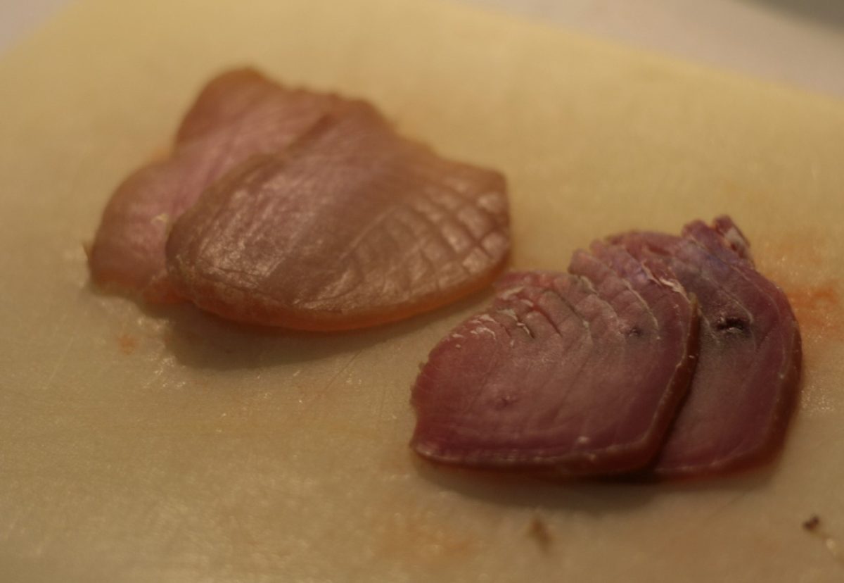 Espaguetis con marlín, atún y gambones. Receta con ahumados