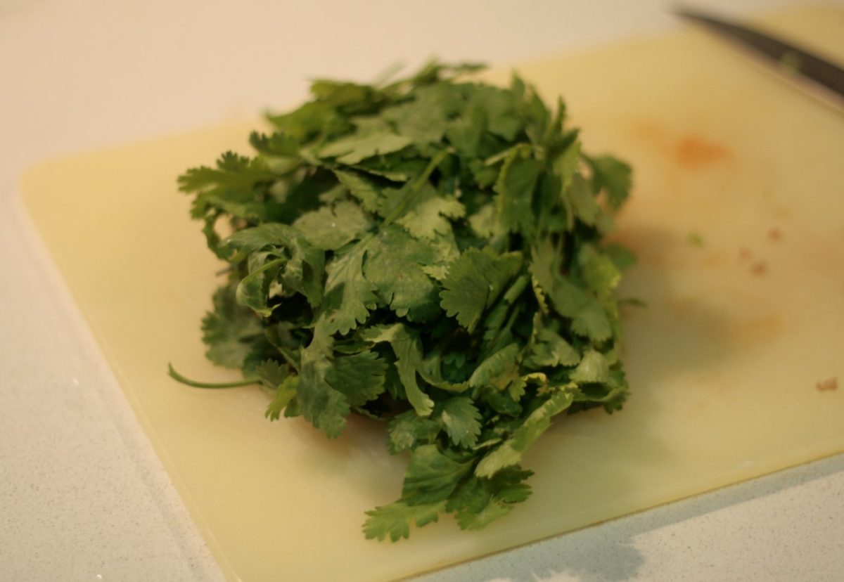 Espaguetis con marlín, atún y gambones. Receta con ahumados