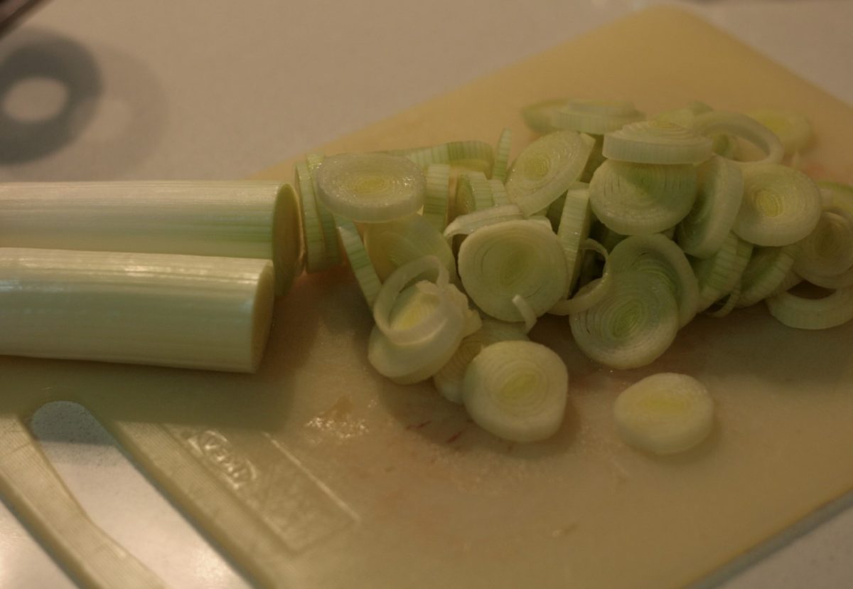 Espaguetis con marlín, atún y gambones. Receta con ahumados