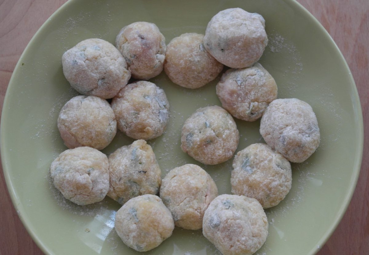 Albóndigas de merluza con salsa verde