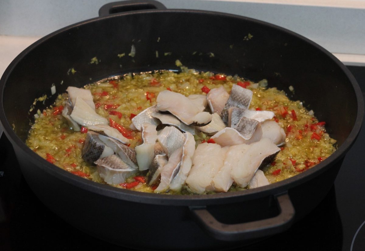 Fabes con bacalao y almejas