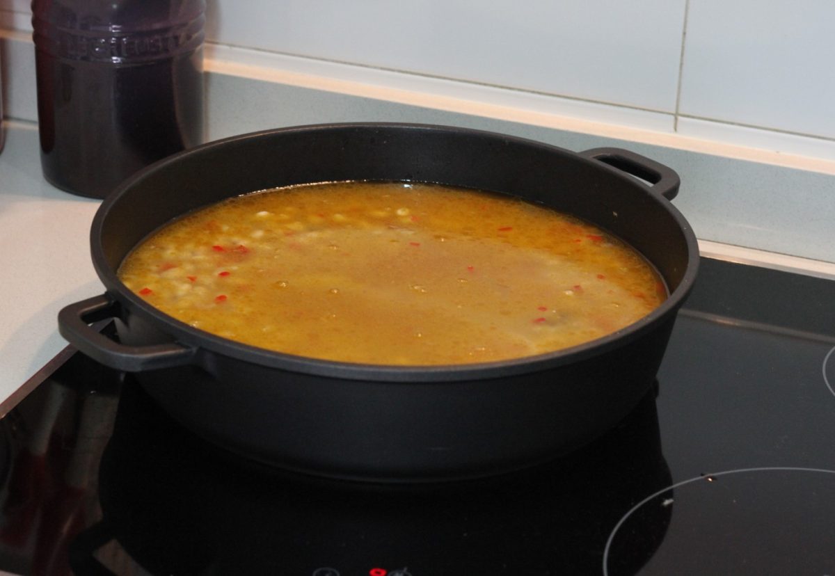 Fabes con bacalao y almejas