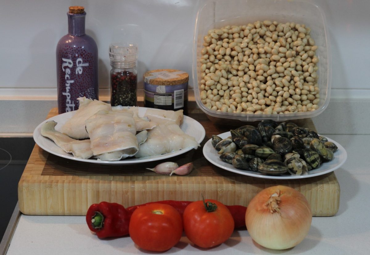 Fabes con bacalao y almejas