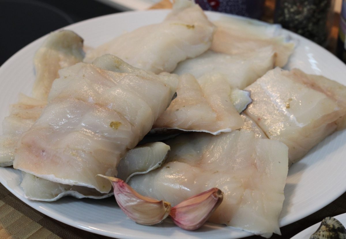 Fabes con bacalao y almejas