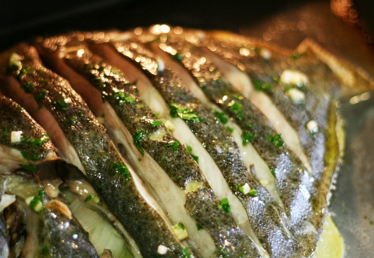 Rodaballo al horno con almejas