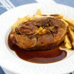 Pierna de cordero rellena al horno