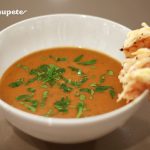 Crema de langostinos casera, suave y llena de sabor