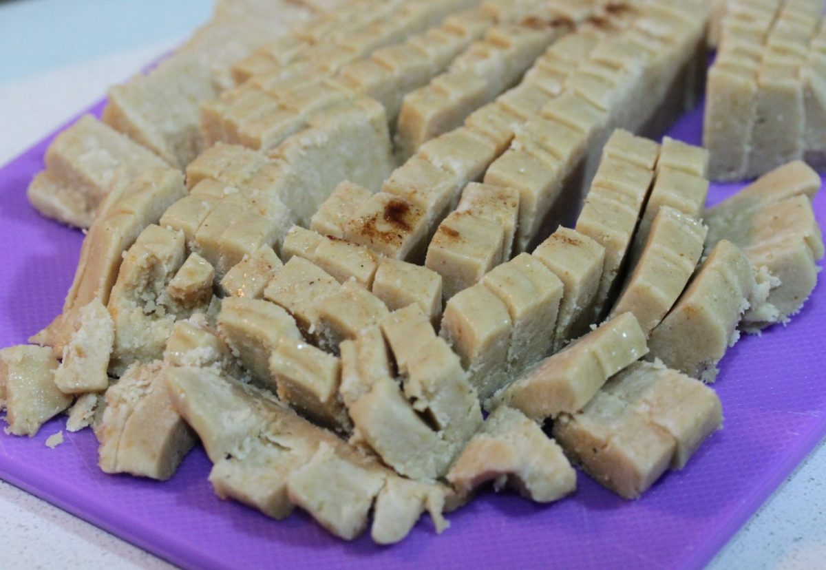 Bizcocho fácil de turrón de Jijona. Postre navideño