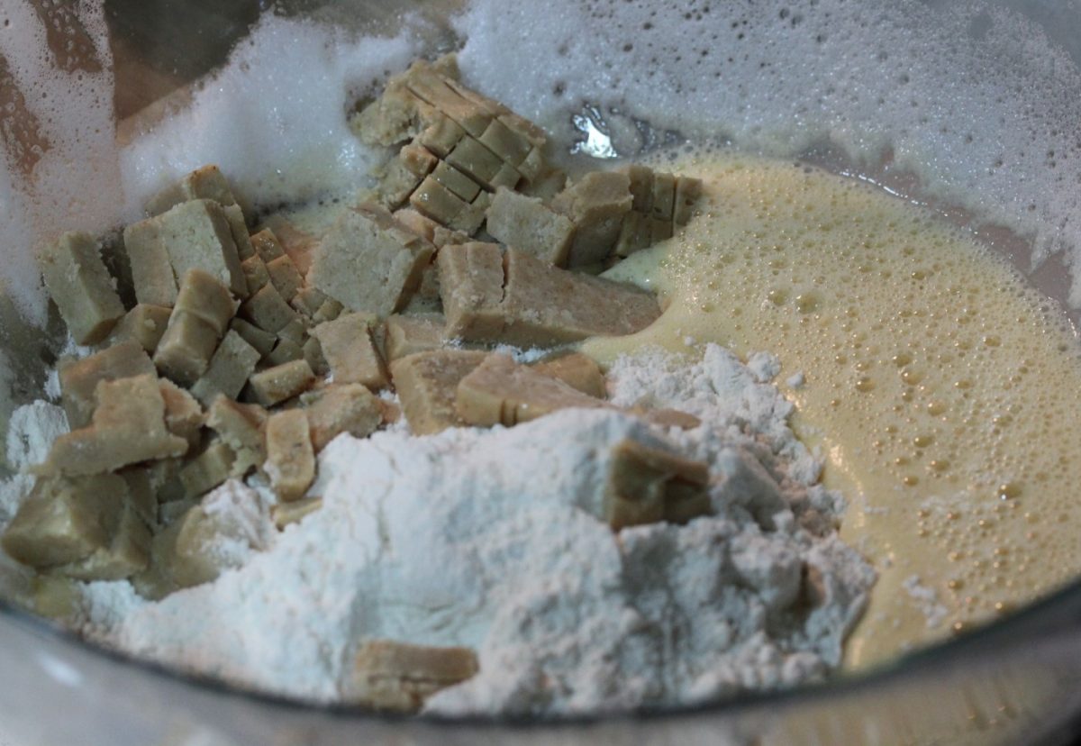 Bizcocho fácil de turrón de Jijona. Postre navideño