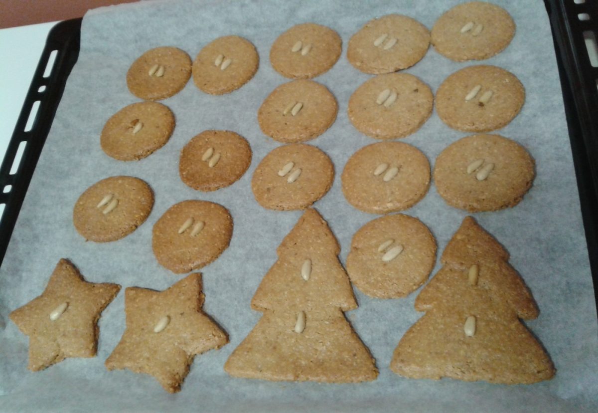Galletas de almendra. Receta casera de Navidad