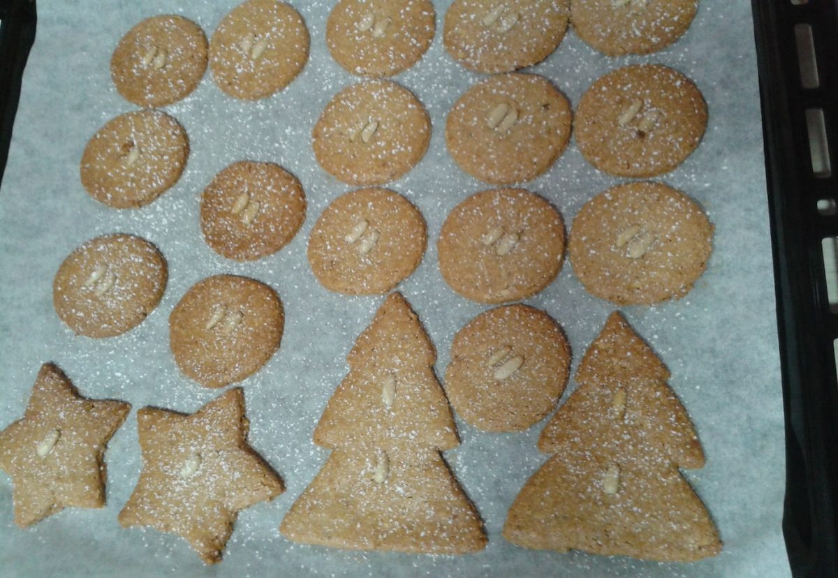 Galletas de almendra. Receta casera de Navidad