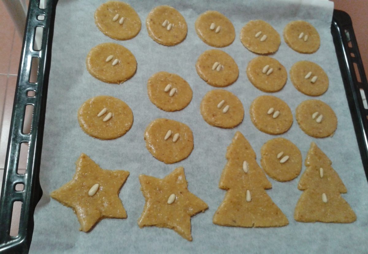 Galletas de almendra. Receta casera de Navidad
