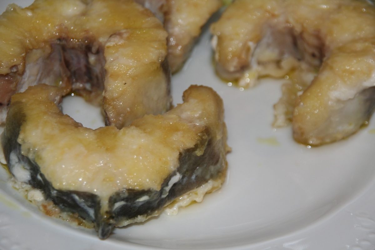 Congrio con mejillones a la marinera